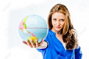 28356708-jeune-et-belle-femme-avec-un-globe-terrestre-banque-dimages